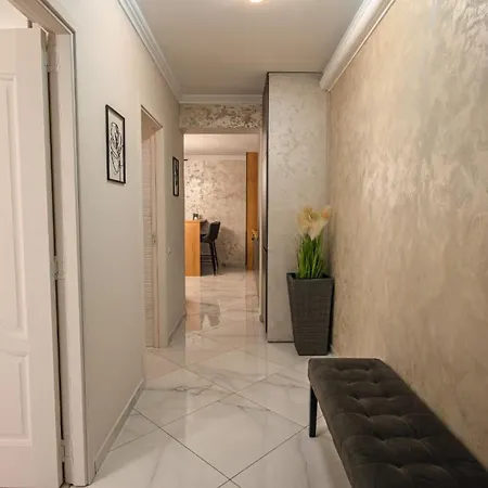 Jacuzzi Oasis Apartment