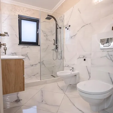 Apartment Jacuzzi Oasis